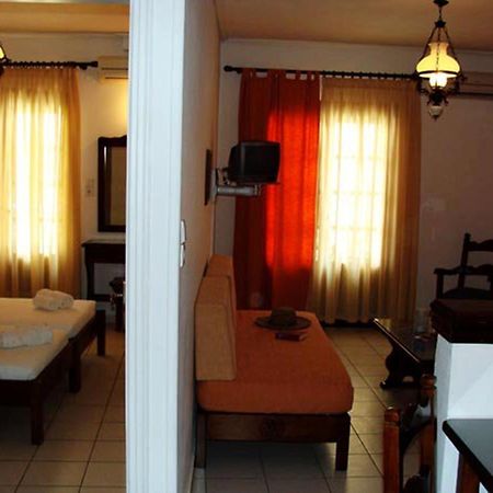 Hesperia Hotel Karlovassi Eksteriør billede
