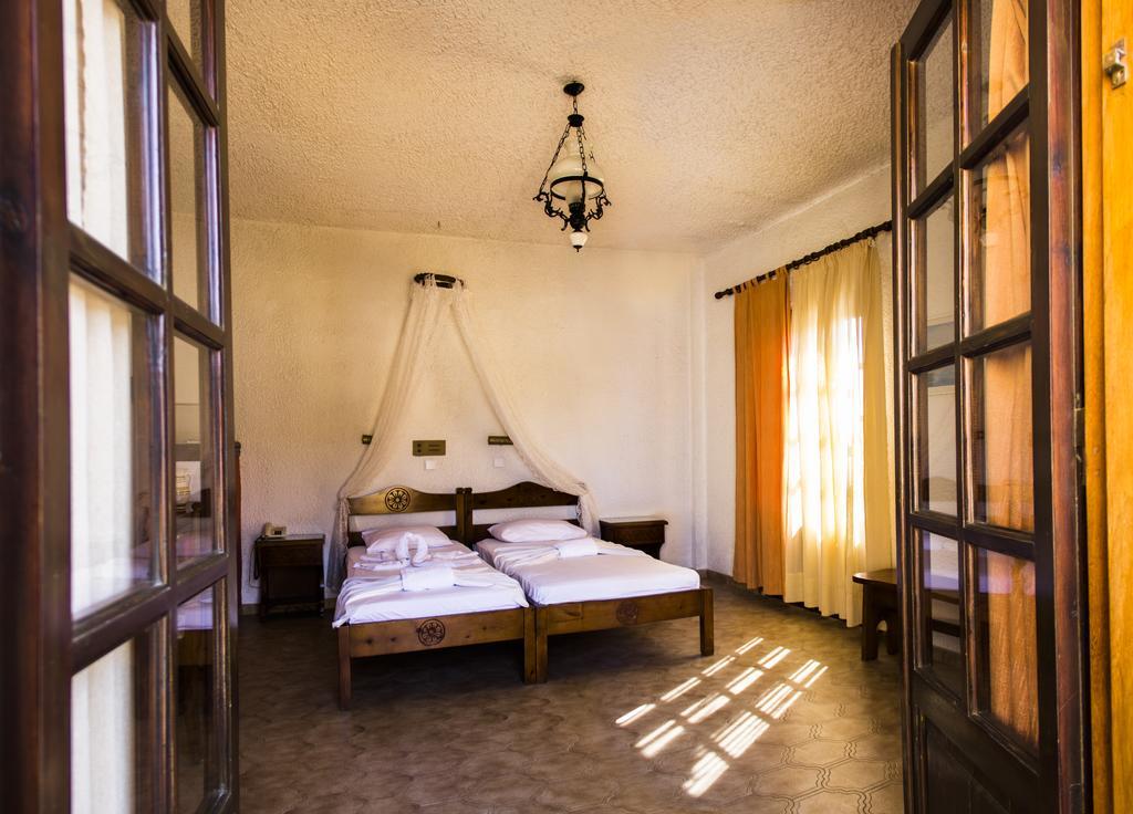 Hesperia Hotel Karlovassi Eksteriør billede