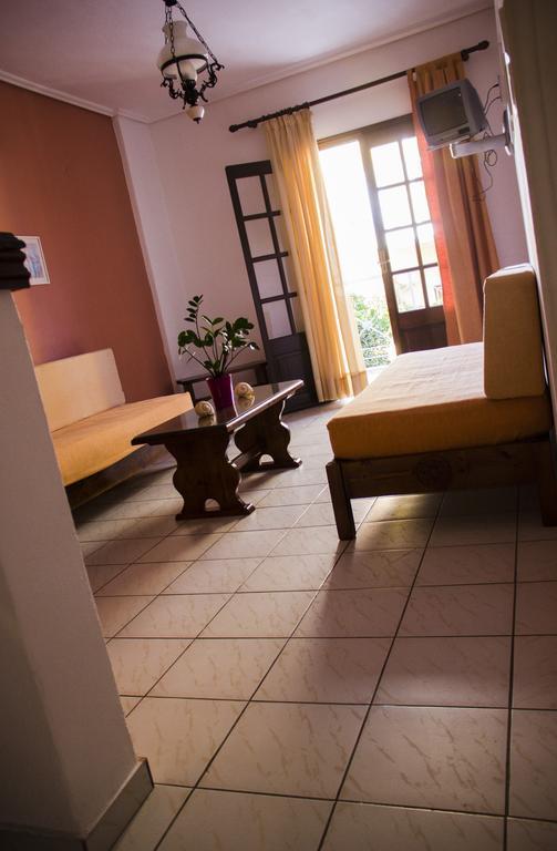 Hesperia Hotel Karlovassi Eksteriør billede