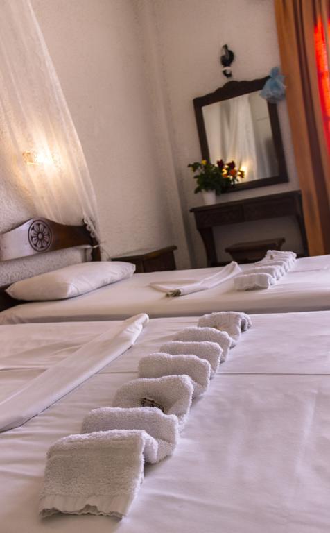 Hesperia Hotel Karlovassi Eksteriør billede