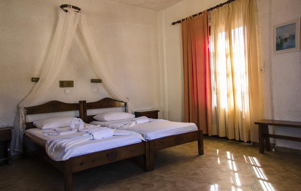 Hesperia Hotel Karlovassi Eksteriør billede